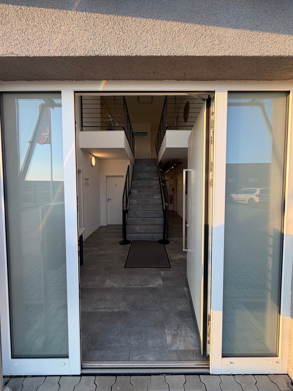 DMD Studio Eingang – Foyer innen